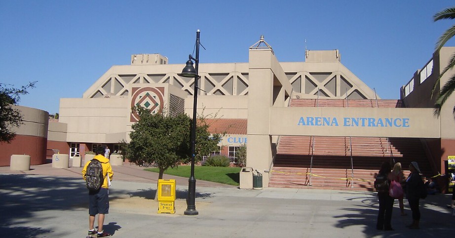 DaveMatthewsBand1995-05-12EventCenterArenaSanJoseCA.jpg