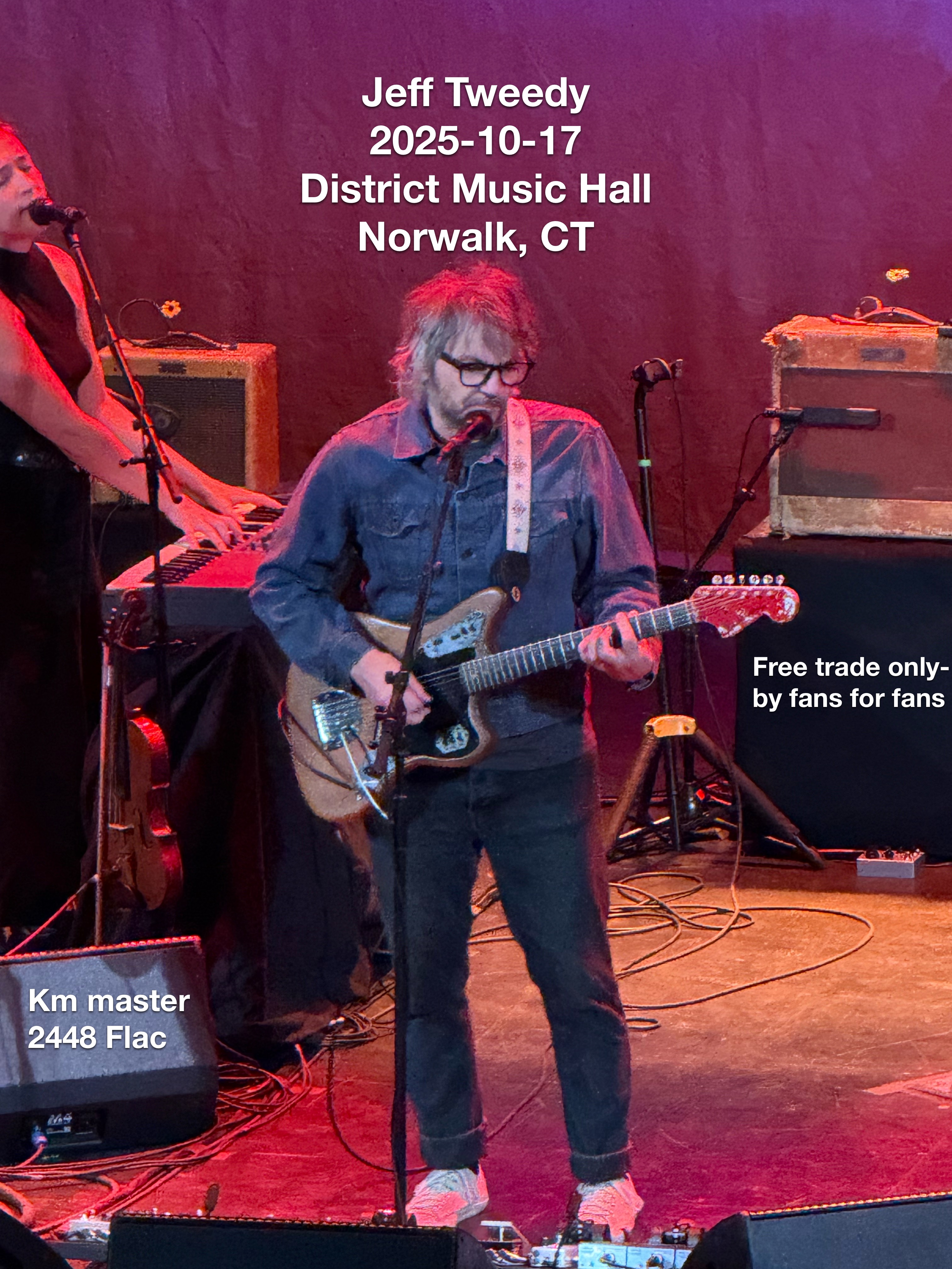 JeffTweedy2025-10-17DistrictMusicHallNorwalkCT.jpg