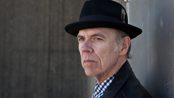 JohnHiatt2016-05-02SellersvilleTheaterPA.jpg