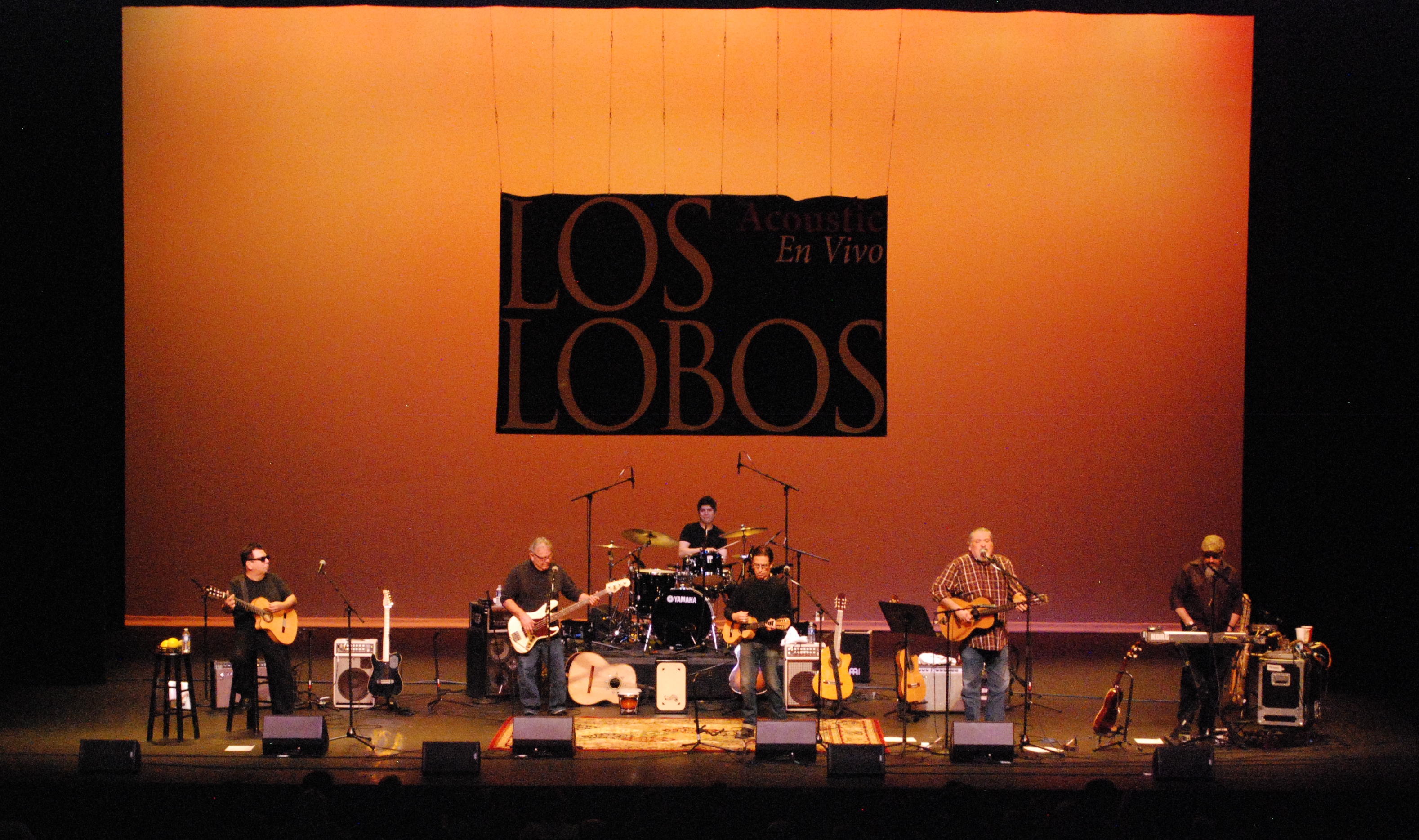 LosLobos2013-01-13ThreeStagesFolsomLakeCollegeCA.JPG