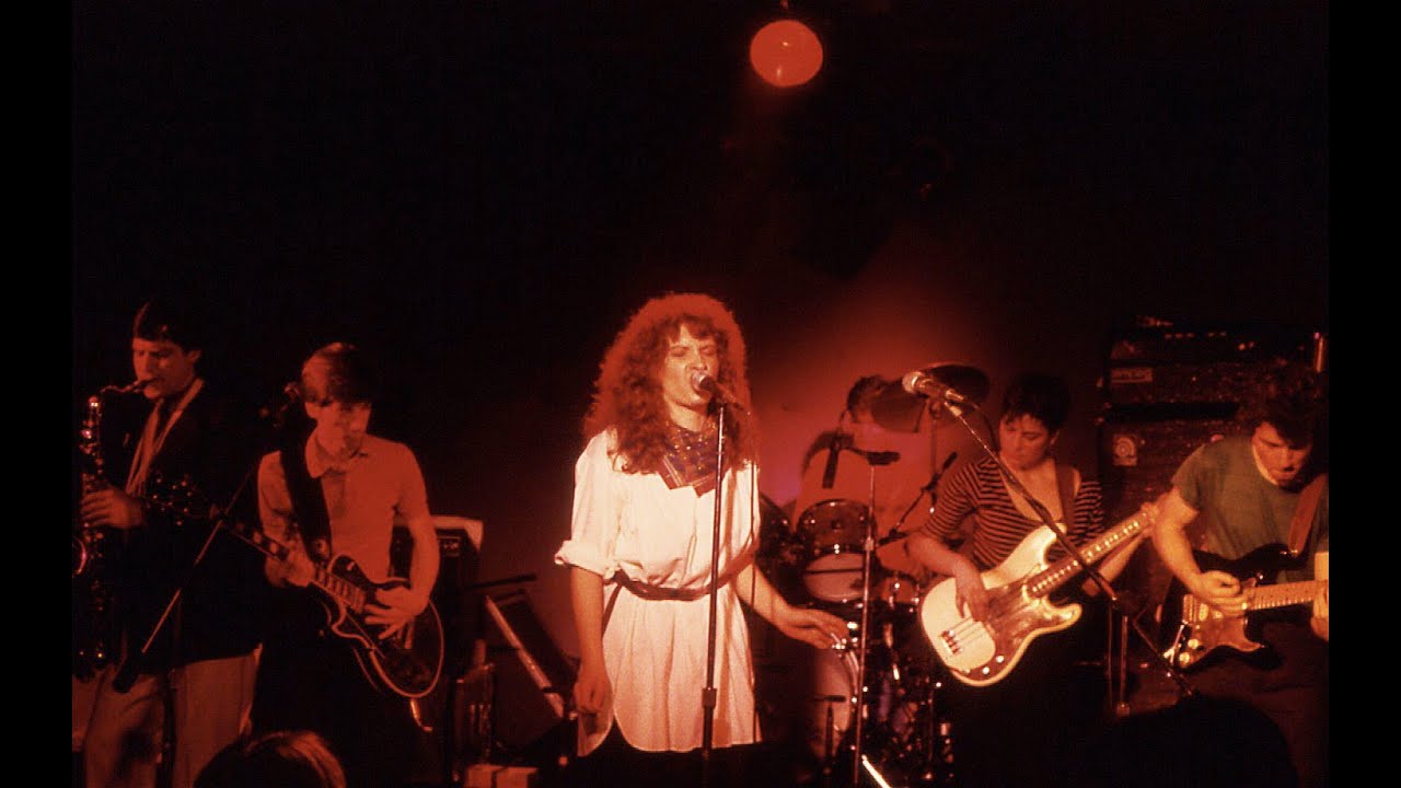 MarthaAndTheMuffins1983-04-24StAndrewsHallDetroitMI.jpg