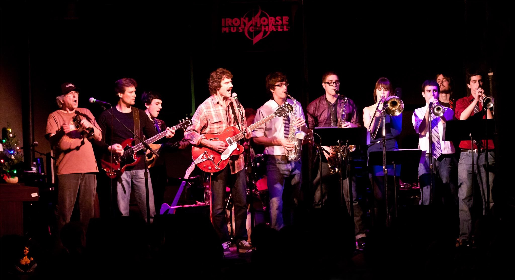 MuswellHillbillies2011-12-23IronHorseMusicHallNorthamptonMA.jpg