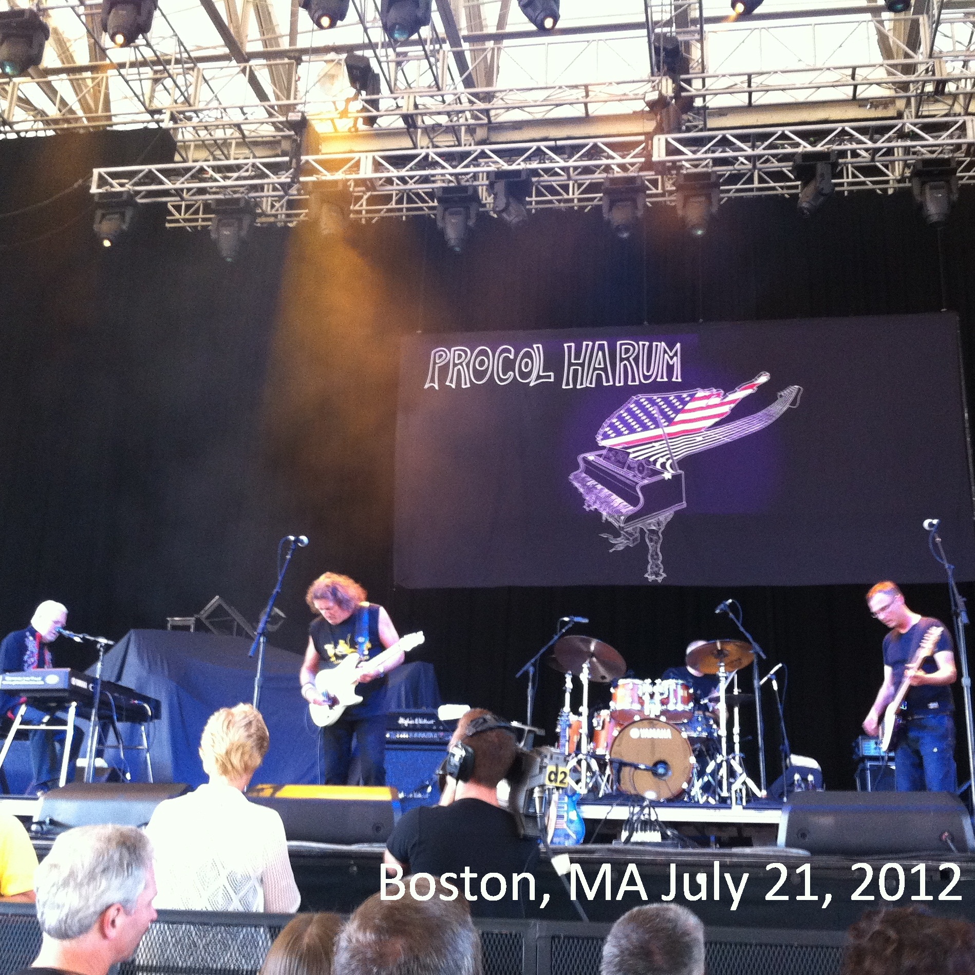 ProcolHarum2012-07-21ThePavilionAtBostonMA.jpg