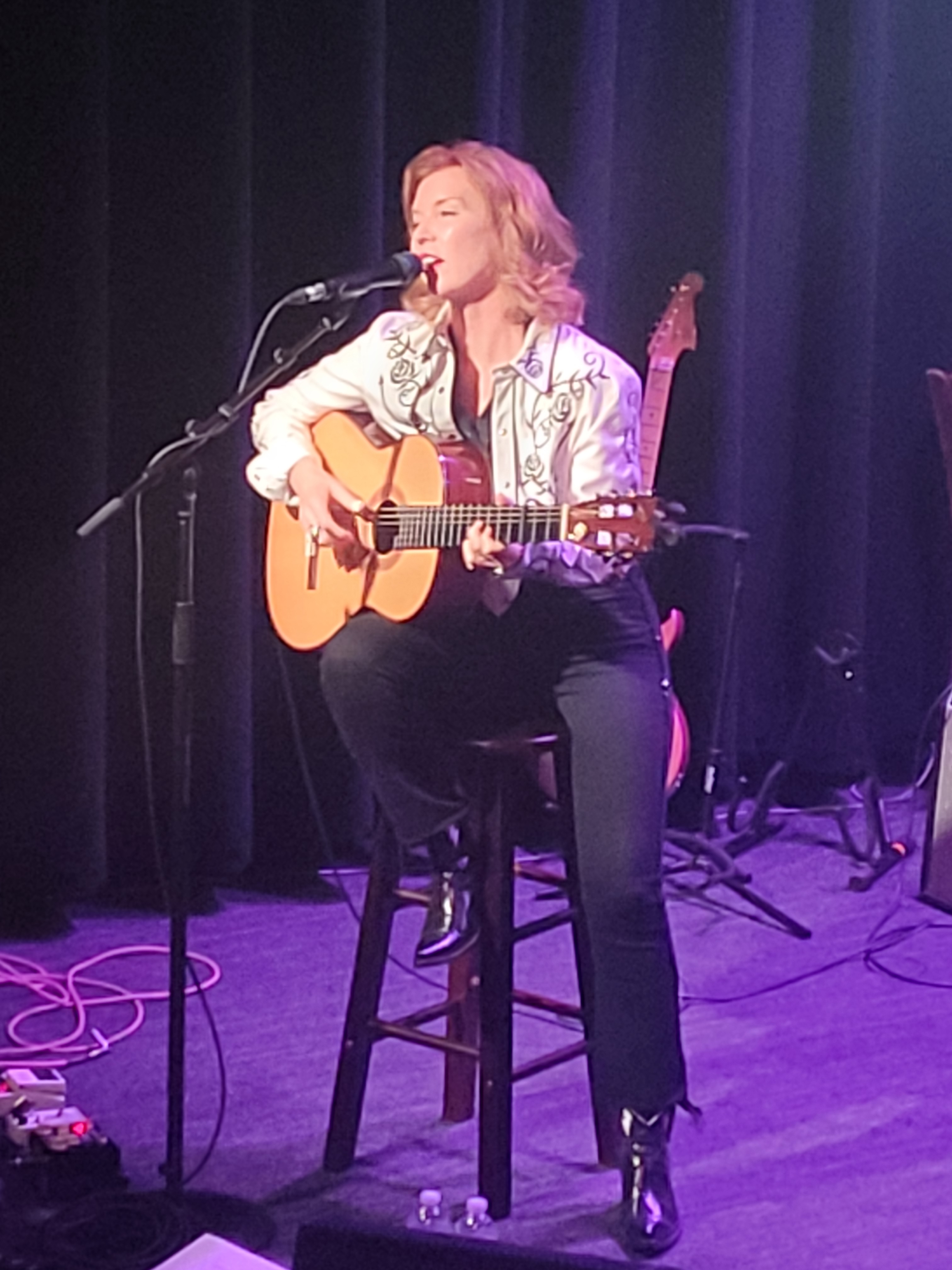SueFoley2025-08-16IronHorseMusicHallNorthamptonMA.jpg